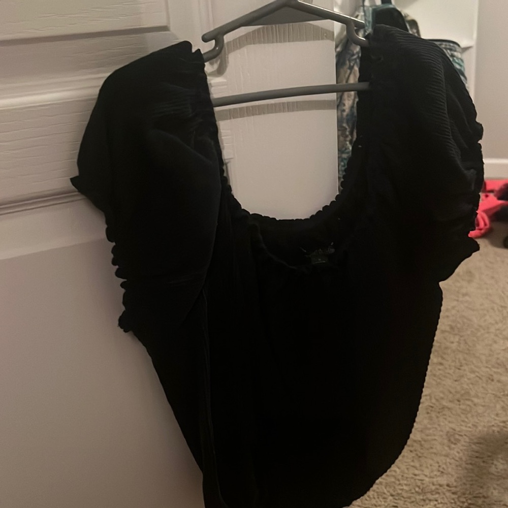 Black wild fable crop top size: medium